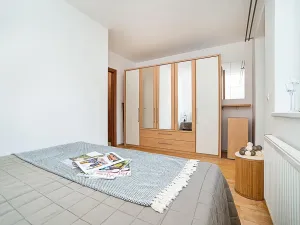 Pronájem bytu 2+kk, Praha - Dubeč, U lipové aleje, 60 m2