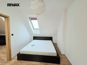 Prodej bytu 2+kk, Jesenice, Příčná I., 45 m2