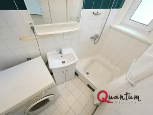 Pronájem bytu 1+1, Praha - Podolí, Výchozí, 38 m2
