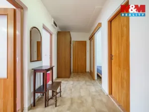 Prodej bytu 3+1, Karlovy Vary - Stará Role, Nádražní, 65 m2