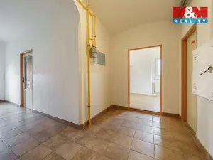 Prodej bytu 3+1, Karlovy Vary - Stará Role, Nádražní, 65 m2