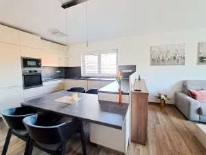 Prodej rodinného domu, Doubravy, 190 m2