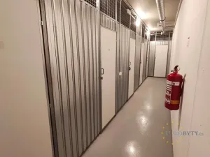 Pronájem bytu 1+kk, Praha - Vysočany, Kabešova, 41 m2