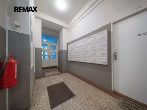 Pronájem bytu 2+kk, Praha - Nusle, Jaromírova, 46 m2