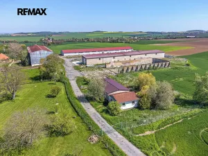 Prodej výrobních prostor, Dolní Chvatliny, 3690 m2