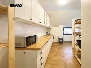 Pronájem atypického bytu, Drahelčice, V Brance, 164 m2