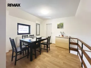 Pronájem atypického bytu, Drahelčice, V Brance, 164 m2