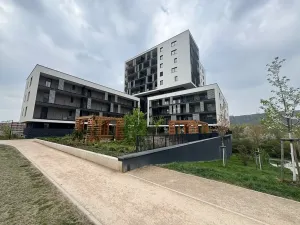 Pronájem bytu 2+kk, Praha, Mezi vodami, 55 m2