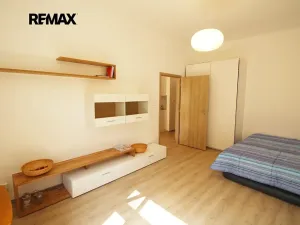 Prodej bytu 2+kk, Praha - Vršovice, Holandská, 40 m2
