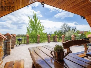 Prodej ubytování, Březí, Na štěrkách, 333 m2