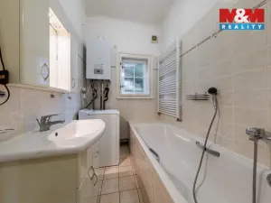 Prodej bytu 3+1, Karlovy Vary - Drahovice, Americká, 92 m2