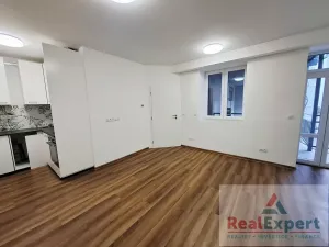 Pronájem bytu 2+kk, Praha - Vinohrady, Máchova, 41 m2