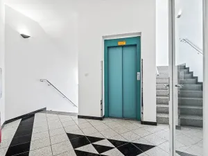 Pronájem kanceláře, Praha - Vysočany, Sokolovská, 18 m2