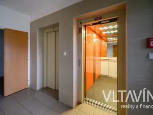Pronájem bytu 1+kk, Praha - Troja, Hnězdenská, 39 m2