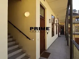 Pronájem kanceláře, Praha - Smíchov, Štefánikova, 168 m2