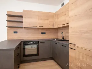 Pronájem bytu 2+kk, Praha - Vysočany, Smržových, 55 m2