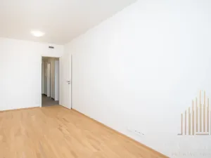 Pronájem bytu 2+kk, Praha - Vysočany, Smržových, 55 m2
