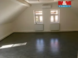 Pronájem obchodního prostoru, Rožnov pod Radhoštěm, Nádražní, 36 m2