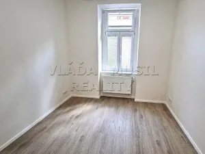 Pronájem bytu 2+kk, Praha - Libeň, Novákových, 36 m2