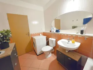 Pronájem bytu 2+kk, Praha - Vysočany, Pod Harfou, 50 m2