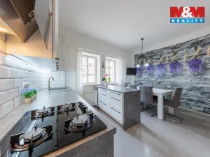 Prodej rodinného domu, Cheb, Kostelní náměstí, 148 m2