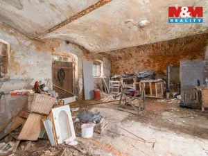 Prodej rodinného domu, Hostomice, Školní náměstí, 150 m2