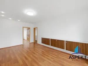 Prodej bytu 2+1, Praha - Malešice, Káranská, 53 m2