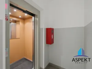 Prodej bytu 2+1, Praha - Malešice, Káranská, 53 m2