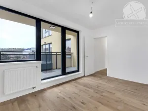 Prodej bytu 3+kk, Praha - Vysočany, Kolmá, 81 m2