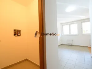 Pronájem bytu 1+kk, Praha - Troja, K Haltýři, 52 m2