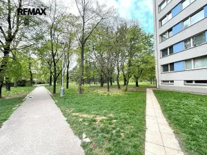 Pronájem bytu 1+kk, Praha - Kobylisy, Kyselova, 26 m2