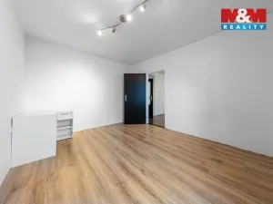 Prodej bytu 3+1, Karlovy Vary - Dvory, Lipová, 62 m2