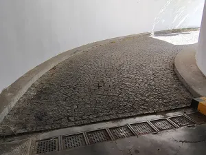 Pronájem garážového stání, Praha - Holešovice, Osadní, 11 m2