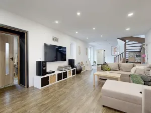 Prodej rodinného domu, Hradešín, 207 m2