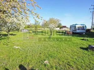 Prodej zahrady, Mělník, 9817 m2