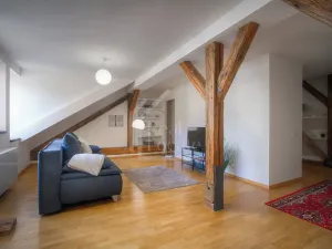 Pronájem bytu 1+kk, Praha - Karlín, Sokolovská, 76 m2