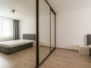 Pronájem bytu 2+kk, Praha - Kamýk, Zárubova, 39 m2