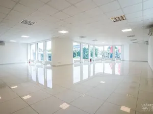 Pronájem obchodního prostoru, Hradec Králové, Víta Nejedlého, 400 m2
