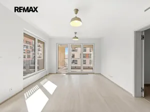 Pronájem bytu 3+kk, Praha - Hloubětín, Poděbradská, 77 m2