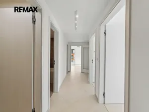 Pronájem bytu 3+kk, Praha - Hloubětín, Poděbradská, 77 m2