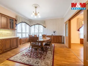 Prodej rodinného domu, Uherské Hradiště, U Stadionu, 300 m2