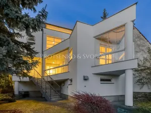 Prodej kanceláře, Křižanov, Benešovo náměstí, 530 m2