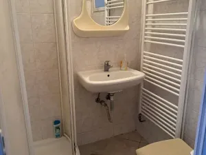 Prodej bytu 2+kk, Praha - Bubeneč, Lotyšská, 38 m2