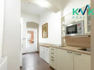 Prodej bytu 3+1, Karlovy Vary, Mariánskolázeňská, 69 m2