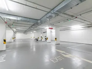 Pronájem garážového stání, Praha - Žižkov, Seifertova, 20 m2