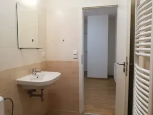 Pronájem bytu 1+kk, Praha - Vršovice, Karpatská, 38 m2