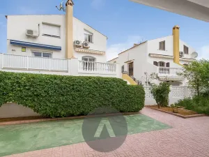 Prodej bytu 3+kk, Torrevieja, Španělsko, Calle Emil, 56 m2