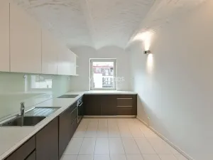 Pronájem bytu 3+1, Praha - Bubeneč, U akademie, 169 m2