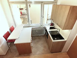 Pronájem bytu 1+kk, Praha - Holešovice, Heřmanova, 26 m2