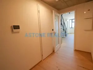 Pronájem bytu 2+kk, Praha - Vysočany, Kolbenova, 64 m2
